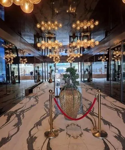 Avi Elegance Aparthotel 3*